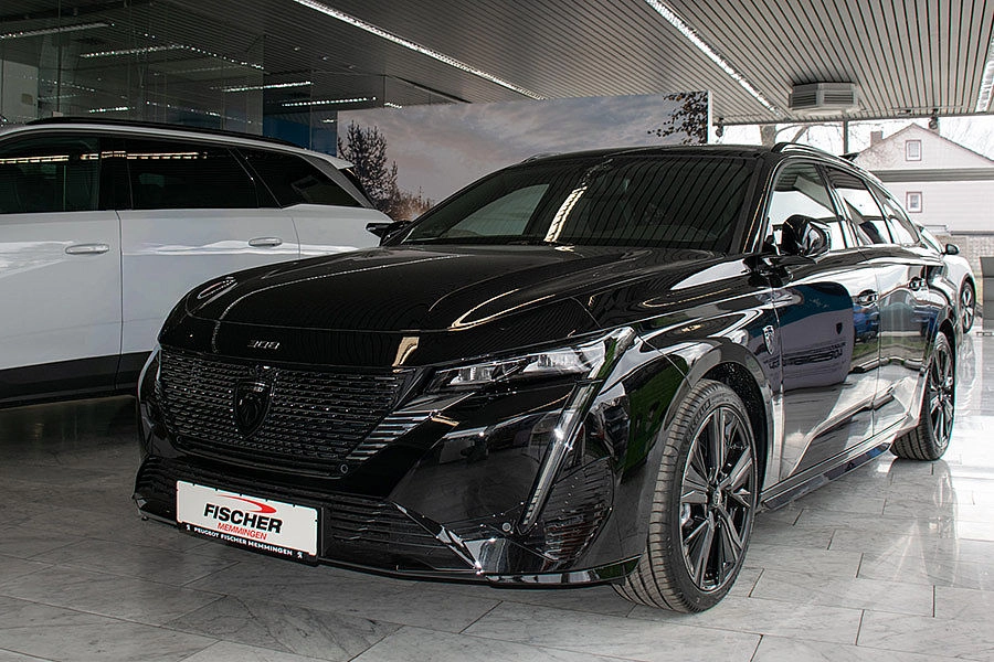 Showroom Autohaus Fischer Memmingen